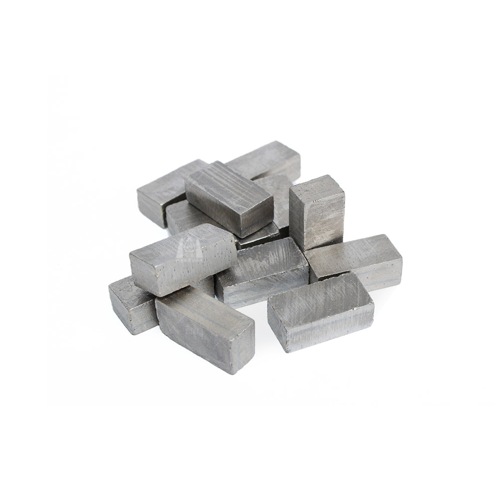 Segments diamant&eacute;s pour le meulage des sols en terrazzo