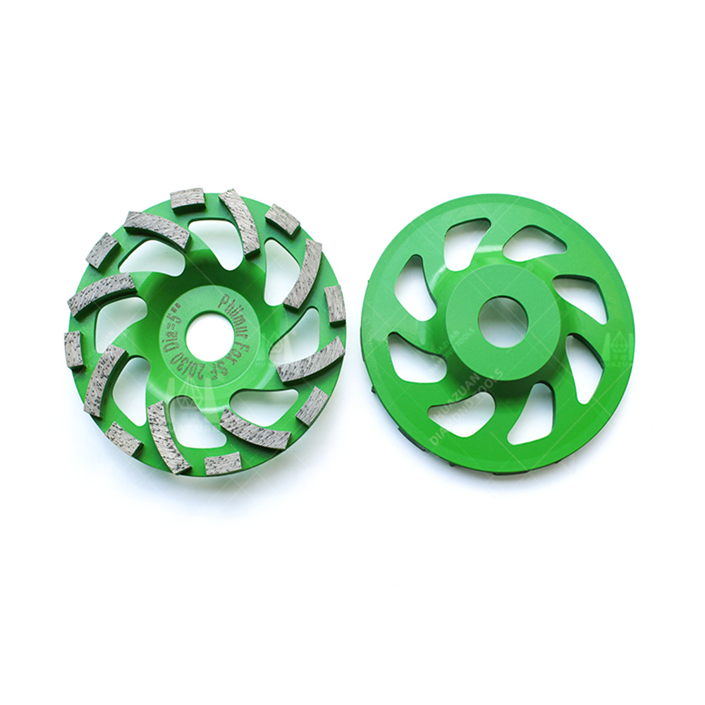 Meule diamant&eacute;e de type 7, pour polir le b&eacute;ton