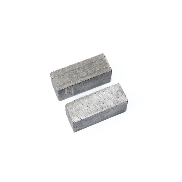 Segments diamant&eacute;s pour le meulage des sols en terrazzo