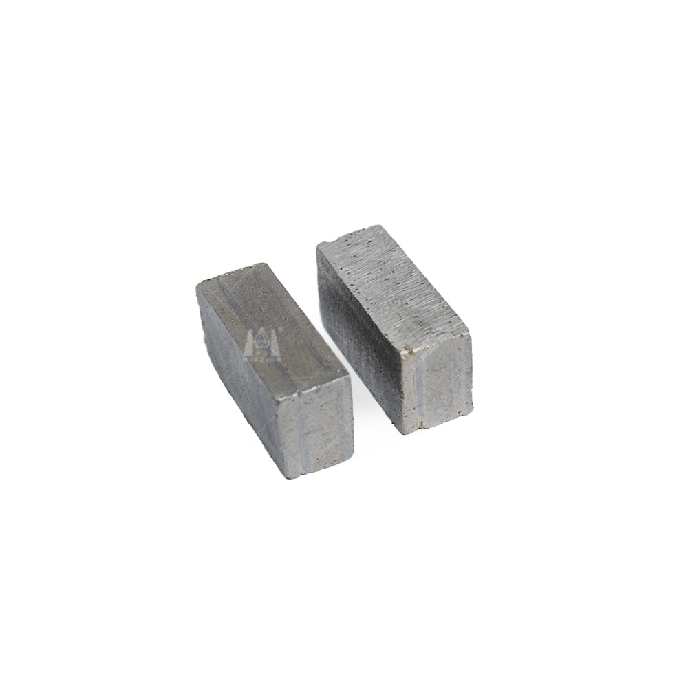 Segments diamant&eacute;s pour le meulage des sols en terrazzo