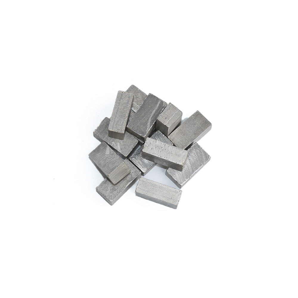 Segments diamant&eacute;s pour le meulage des sols en terrazzo