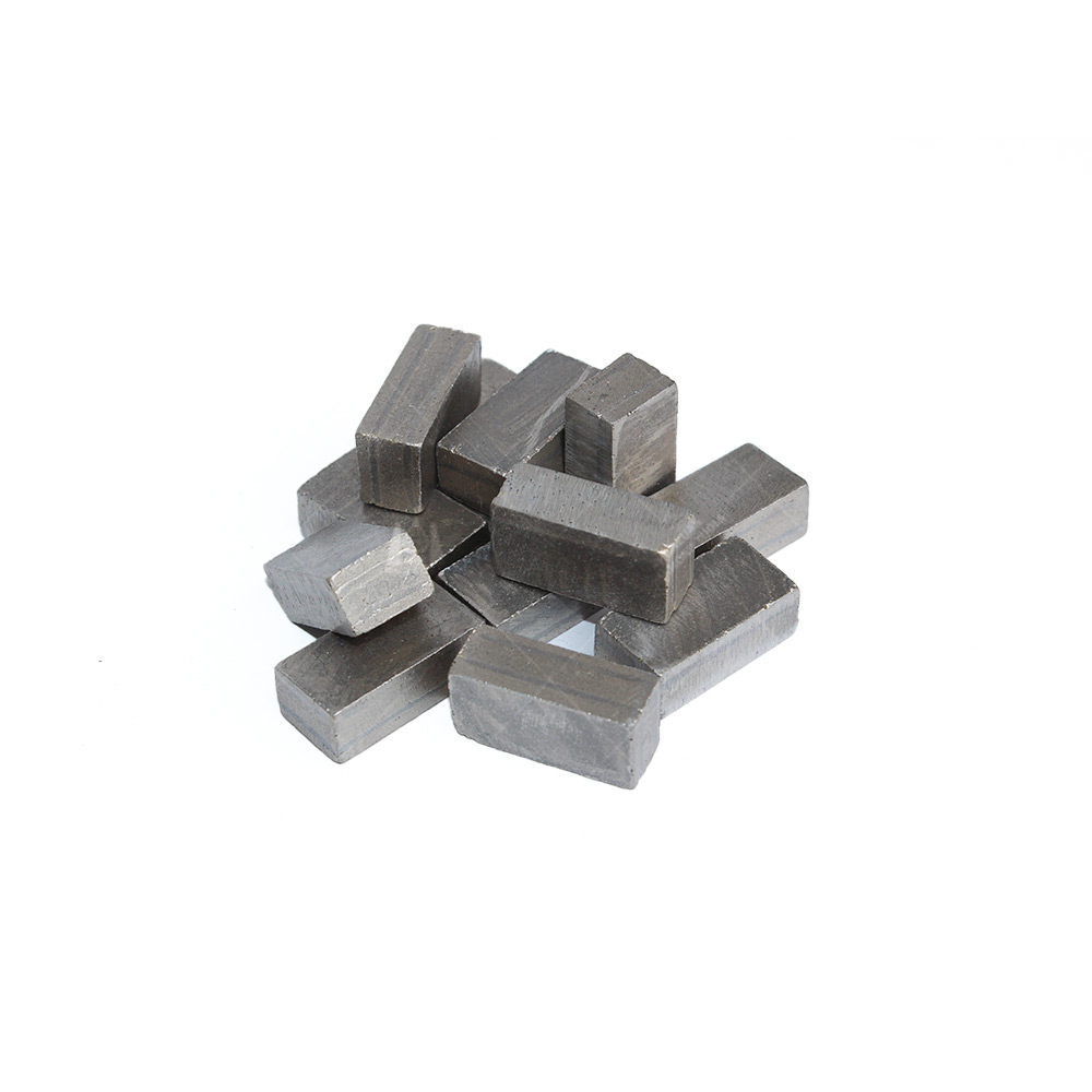 Segments diamant&eacute;s pour le meulage des sols en terrazzo