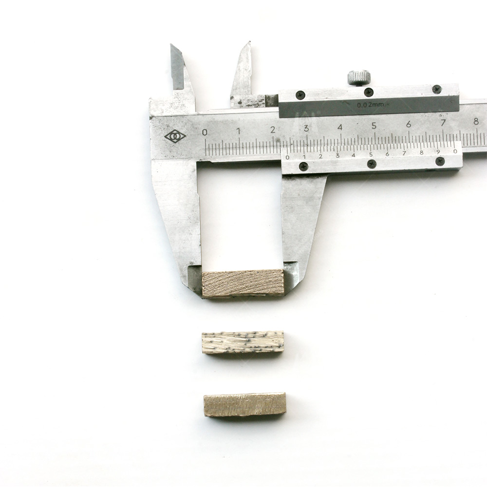 Segment diamant&eacute; pour le meulage du b&eacute;ton